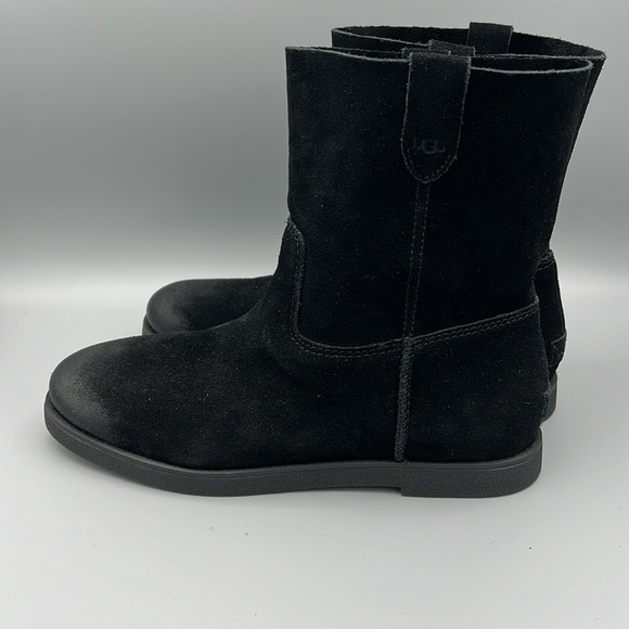 UGG
Josefene Suede Boots Size 8 NWOT - Picture 6 of 6